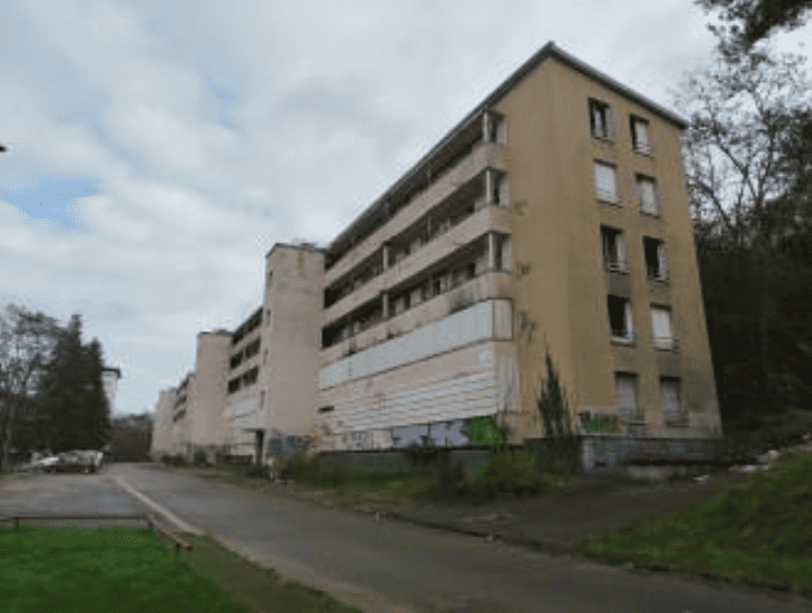 Vieux bâtiment abandonné.